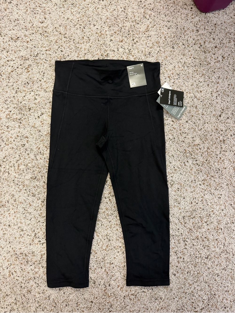 GAP Black High-Waist Capri Leggings